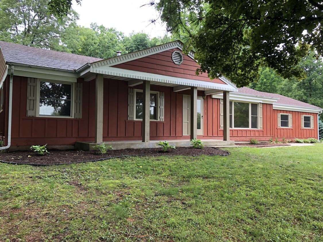 4141 N Lunar Dr, Janesville, WI 53546 House Rental in Janesville, WI