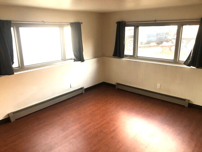 Building Photo - 941 W 76th Ave