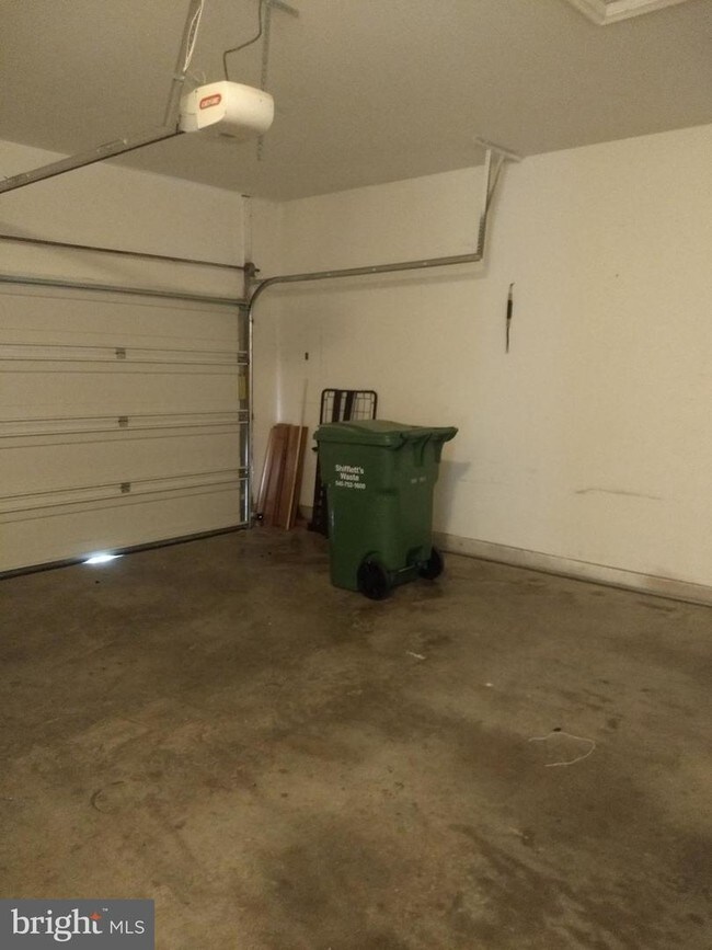 Foto del edificio - 6512 Hot Spring Ln