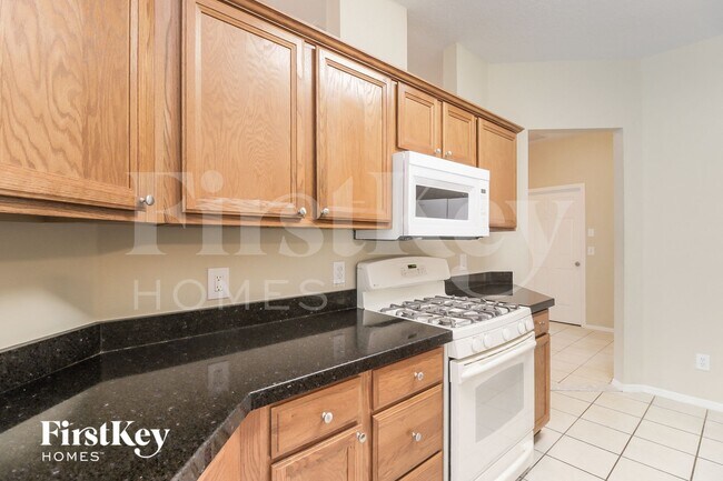 Foto del edificio - 3001 Cardinal Glen Pl