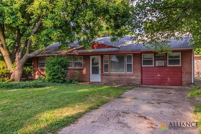 Building Photo - 1525 Hartford Rd