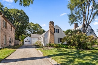 Building Photo - 1380 Cavell Ave