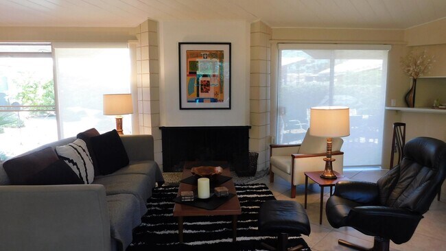 Building Photo - 37800 Da Vall Dr
