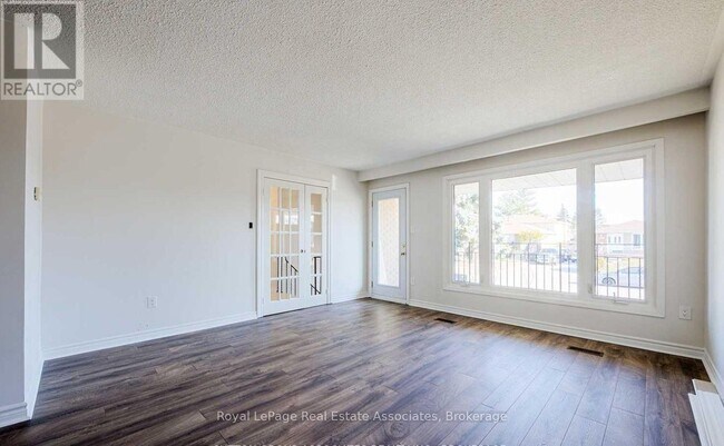 Building Photo - 2393 Whaley Dr