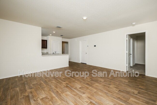 Foto del edificio - 8106 Autares Glade