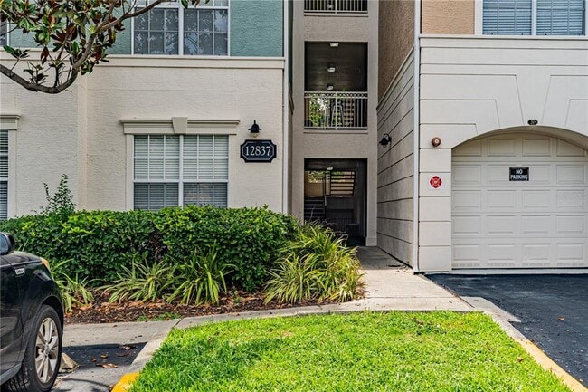 Building Photo - 12837 Madison Pointe Cir