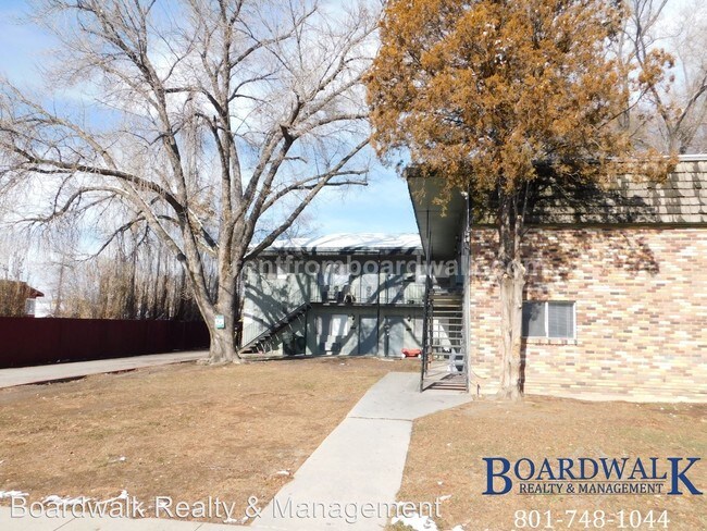 Building Photo - 161 E Beryl Ave