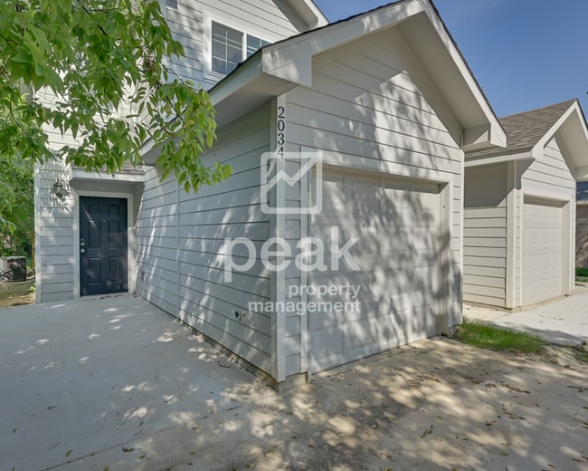 Building Photo - $1450! BEAUTIFUL 2 Bedroom in FORT WORTH!