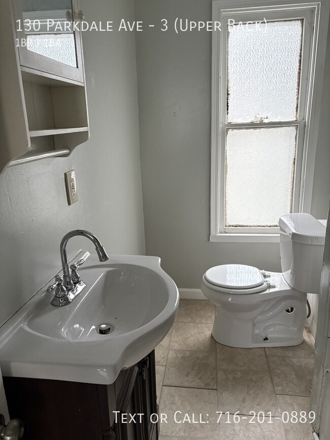 Building Photo - 130 Parkdale Ave