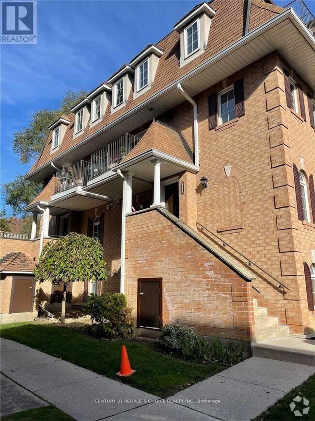 Building Photo - 68-368 Sidney Belsey Crescent