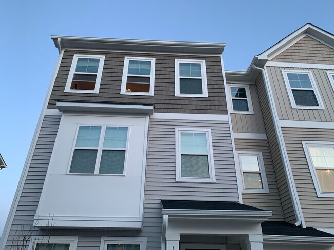 Foto del edificio - Room in Townhome on Summer Violet Ln