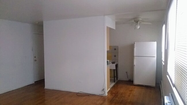 Foto del edificio - 5950 N Kenmore Ave