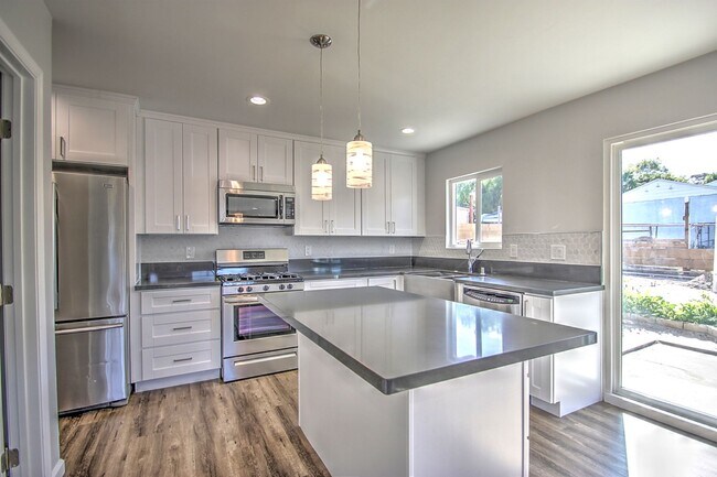 Foto del edificio - 3150-3150 Florine Dr