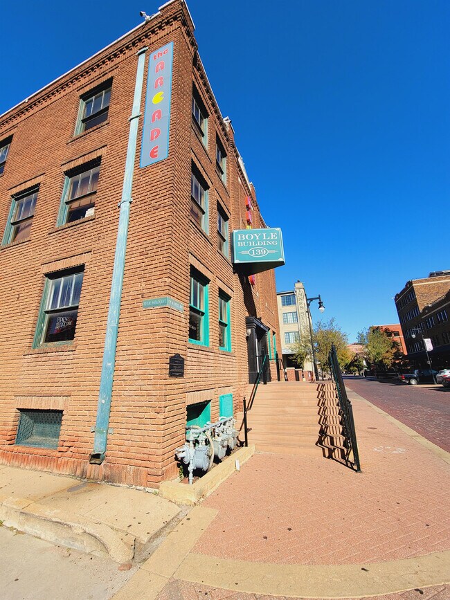 Building Photo - 139 N Mead
