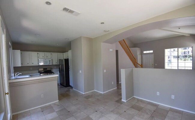 Building Photo - 3-Bedroom, 2.5-Bathroom Home for Rent in E...