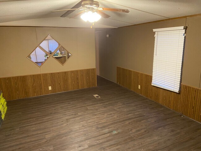Living room - 3182 Bowker Rd