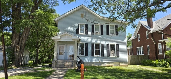 Building Photo - 195 N Seminary St