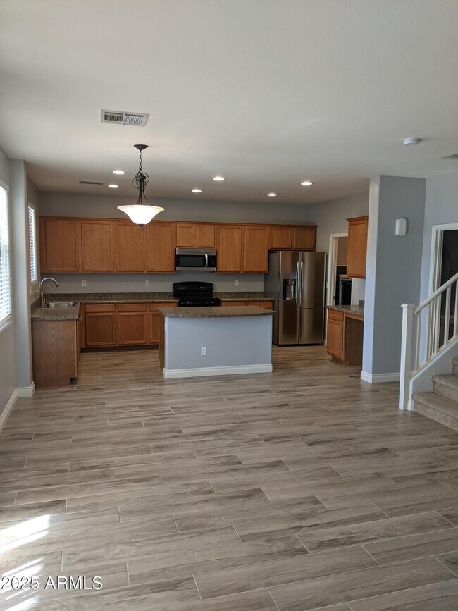 Building Photo - 12039 W Louise Ct