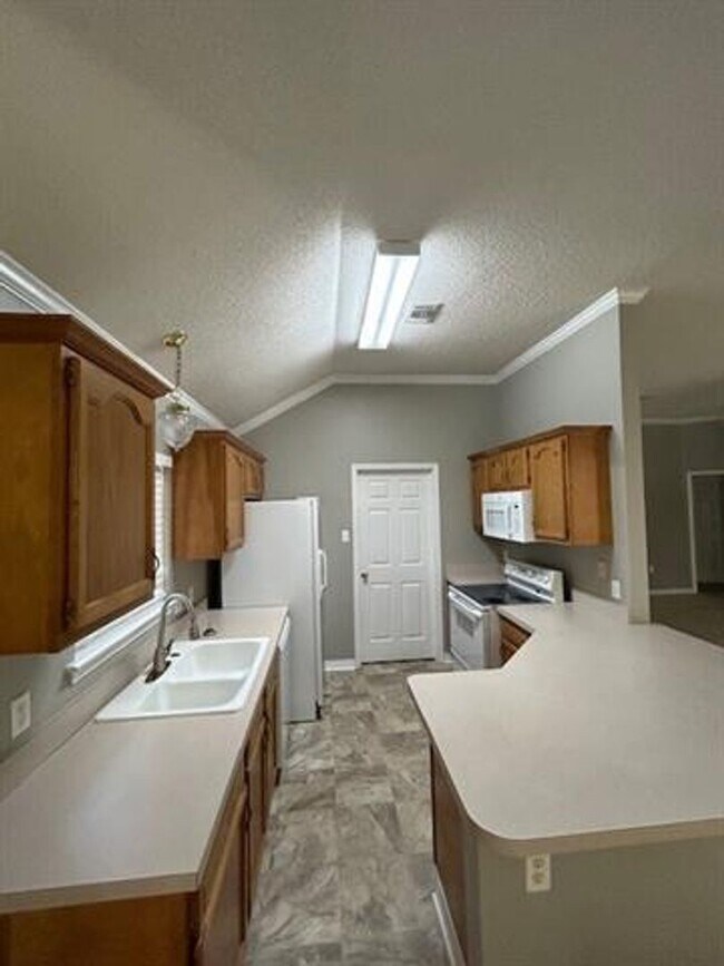 Foto del edificio - 411 W Suncrest Loop