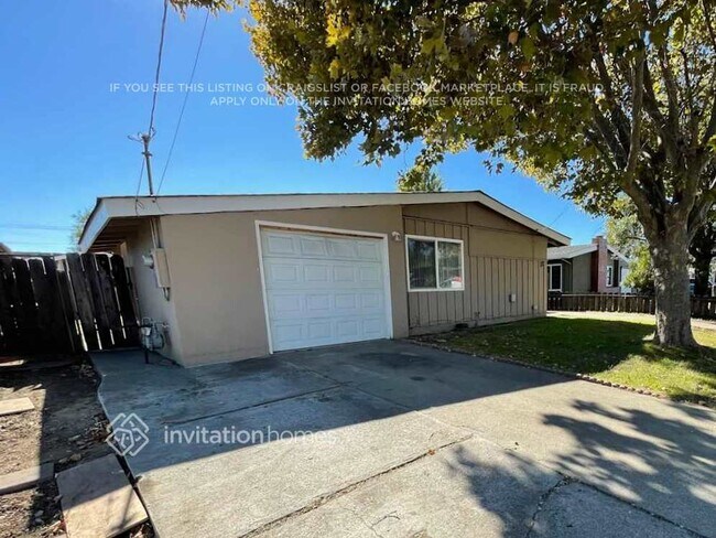 Building Photo - 32 Bryan Ave