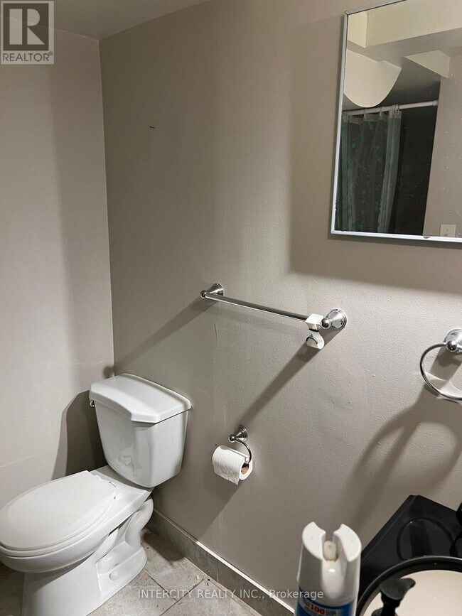 Building Photo - 4 Pennyroyal Crescent