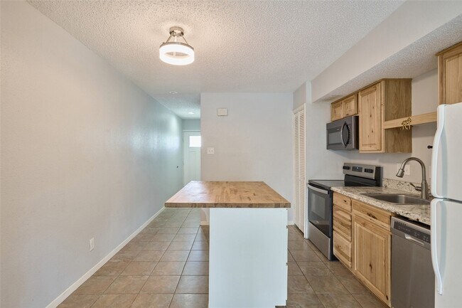Foto del edificio - 12900 Walden Rd