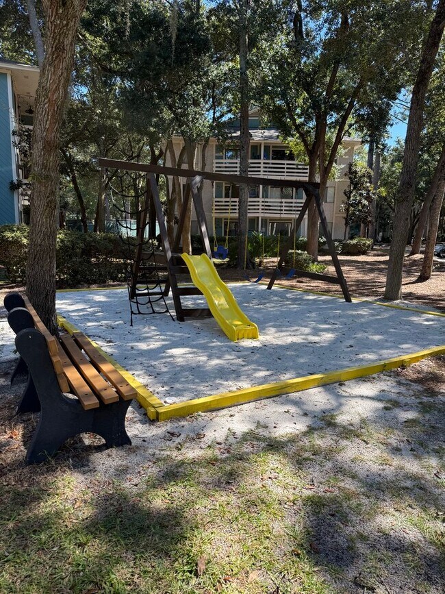 Foto del edificio - Walking Distance to the Beach - Fiddlers C...