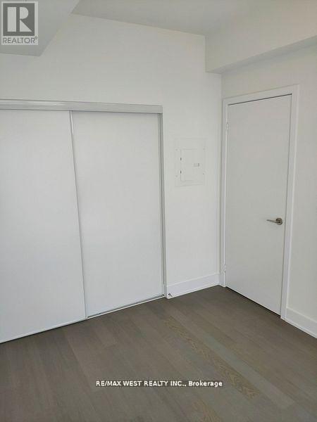 Building Photo - 20 Shore Breeze Dr