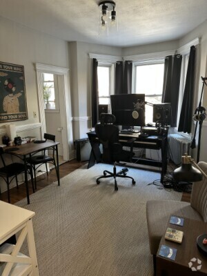 Building Photo - 1084 Boylston St