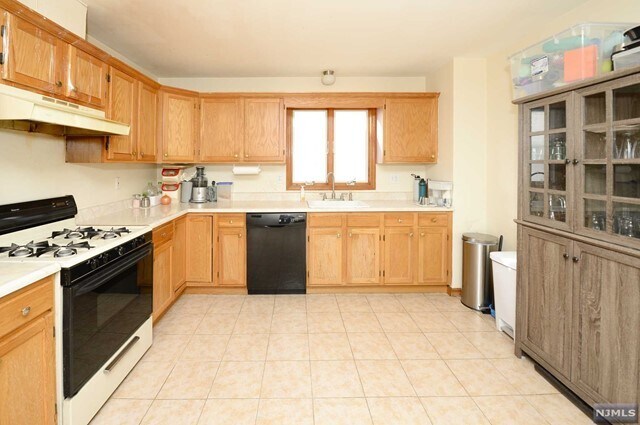 Building Photo - 85 Feronia Way