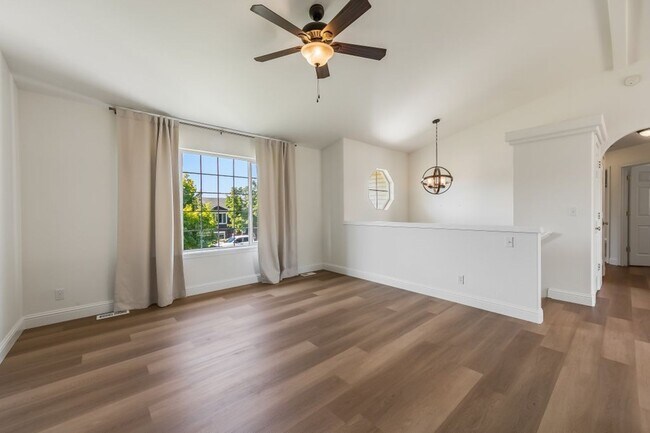 Foto del edificio - Montrose Community 5 bed 3 bath