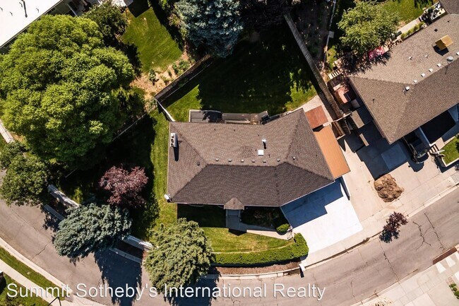 Building Photo - 5 br, 3 bath House - 3208 E Willowcrest Rd