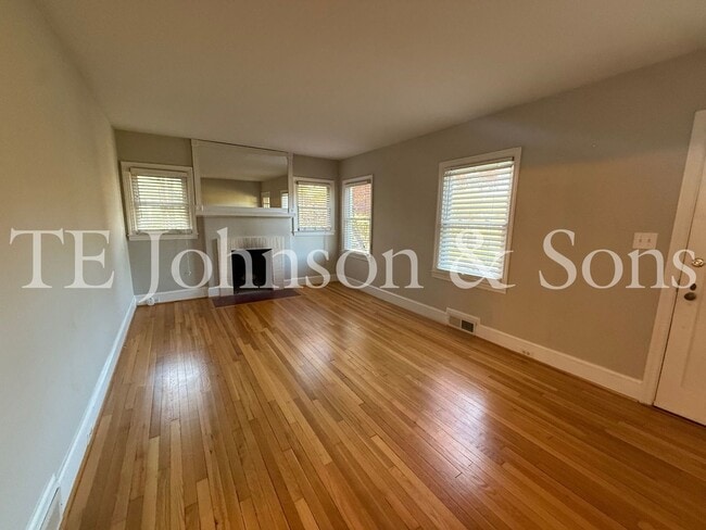 Building Photo - 864 Fenimore St