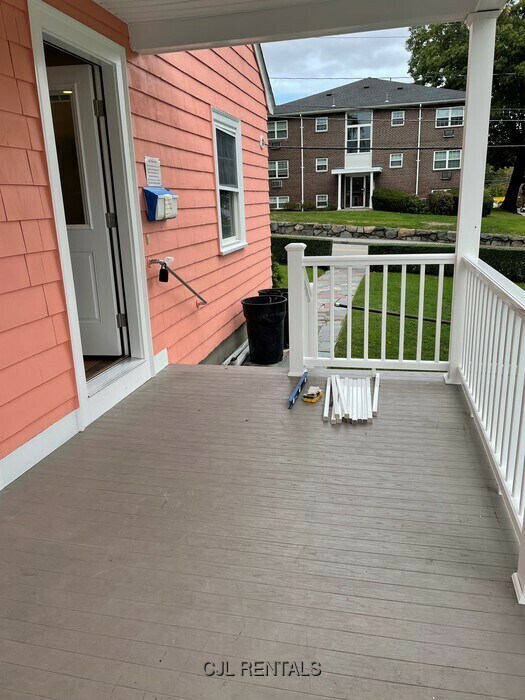 Foto del edificio - 144 Summer St