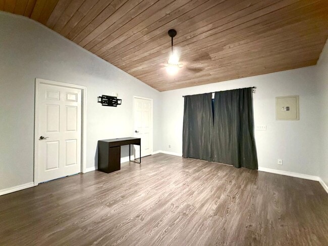 Building Photo - Beautiful house for rent