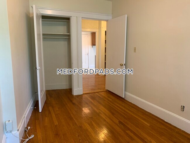 Building Photo - 63 Fellsway W
