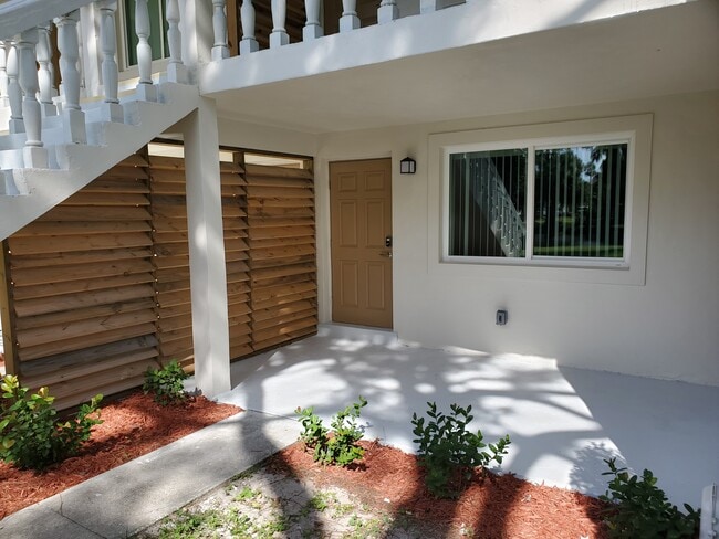 Building Photo - Vetra Indian Harbour Beach