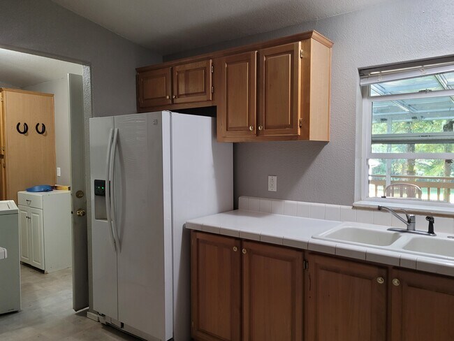 Foto del edificio - 788 Burnt Ridge Rd