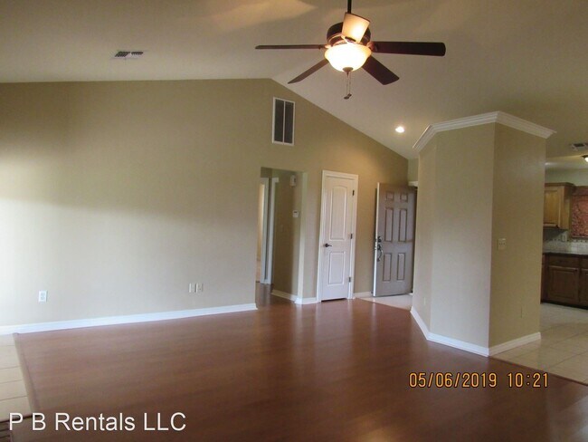 Building Photo - 3 br, 2 bath House - 4408 SW Rolling Hills...