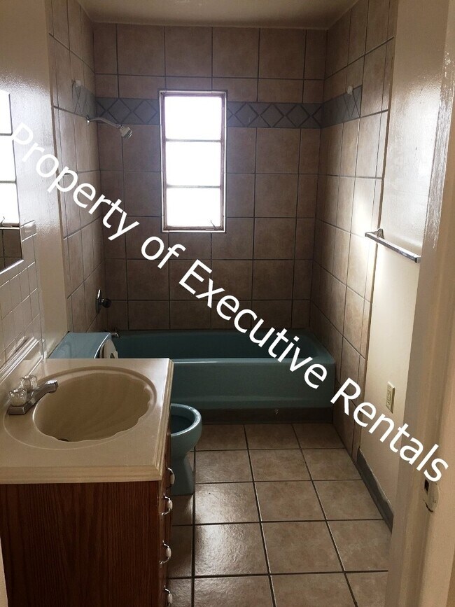 Foto del edificio - 540 1/2 S. Tornillo - 2 Bedroom Home With ...