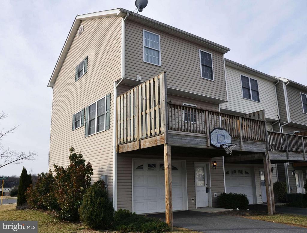 Primary Photo - 200 Weathervane Dr