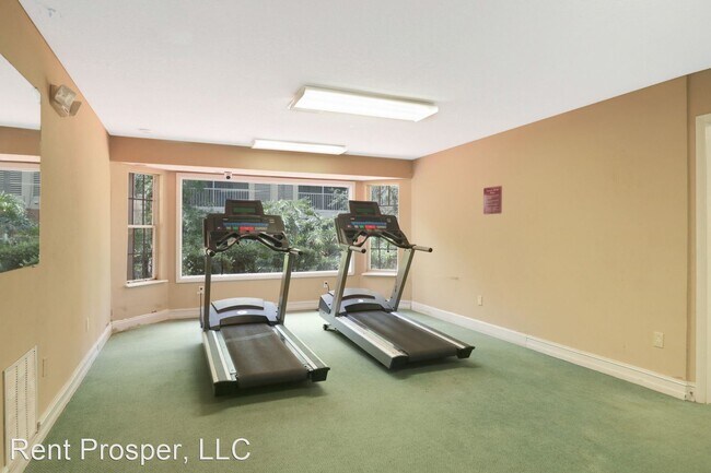 Foto del edificio - 3 br, 2 bath House - 4042 Versailles Dr #C