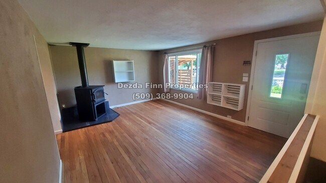 Foto del edificio - Immaculately Kept and Spacious Shadle Home