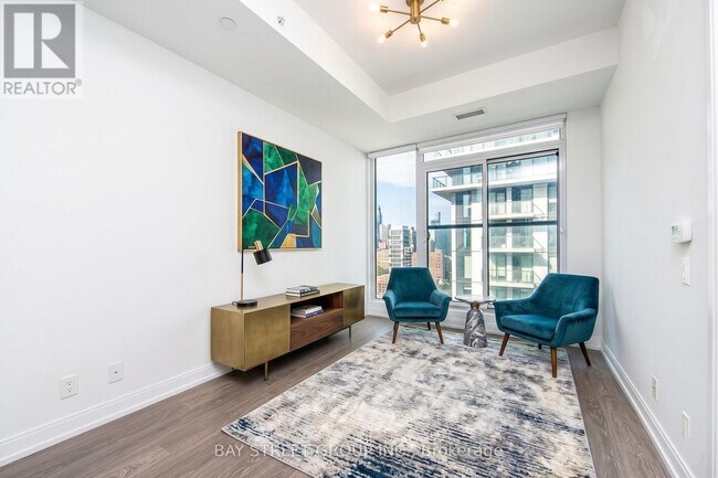 Photo du bâtiment - 181 Dundas St E