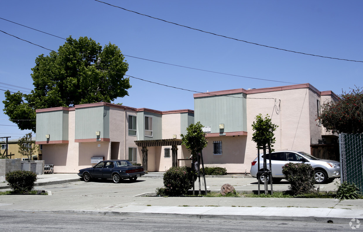 Primary Photo - 1131-1135 63rd St