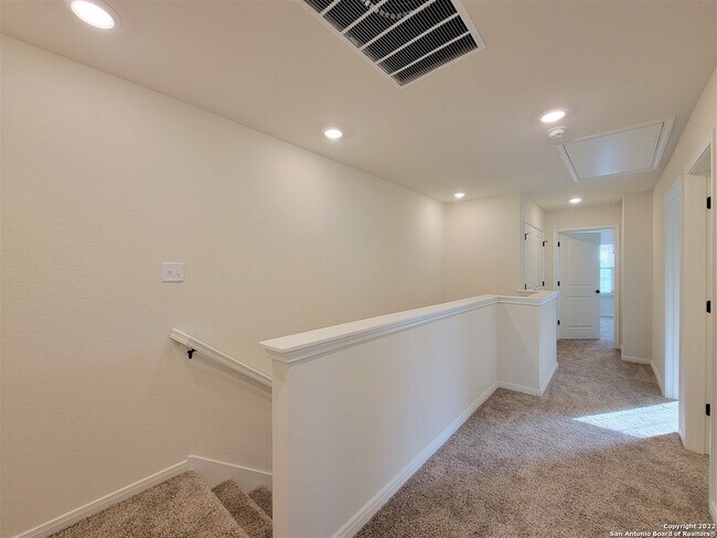 Foto del edificio - 7510 Astro Fld