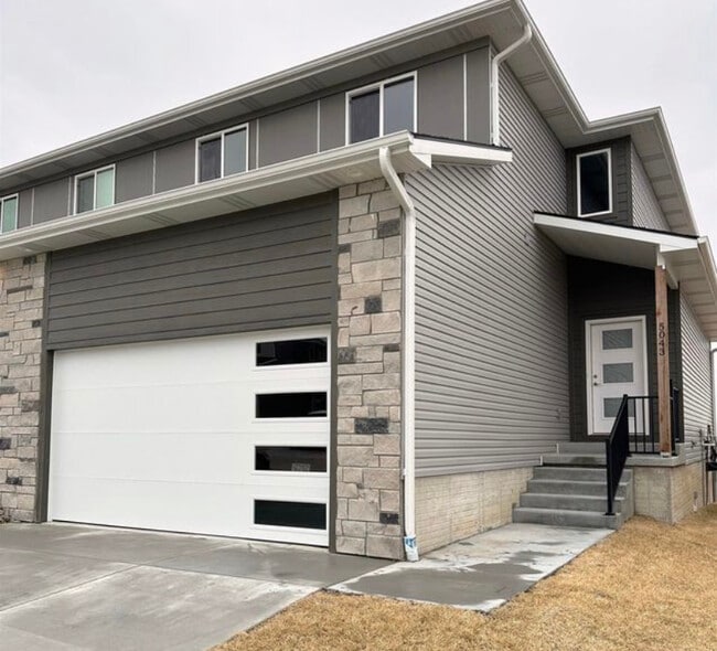 Building Photo - 5043 W Amarillo Dr