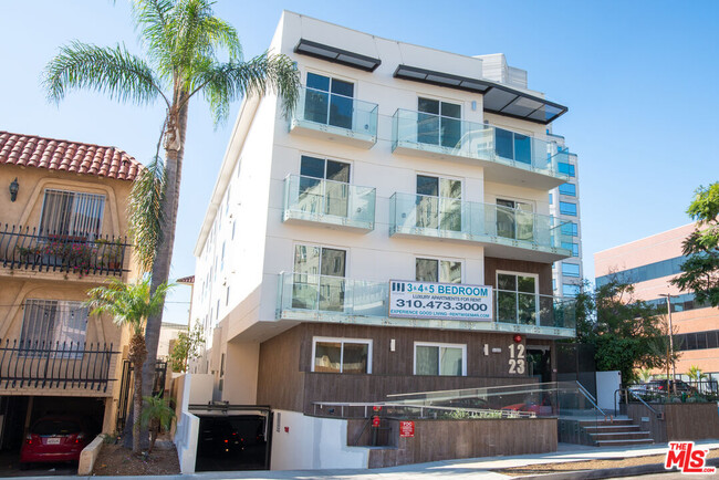 Building Photo - 1223 Wellesley Ave