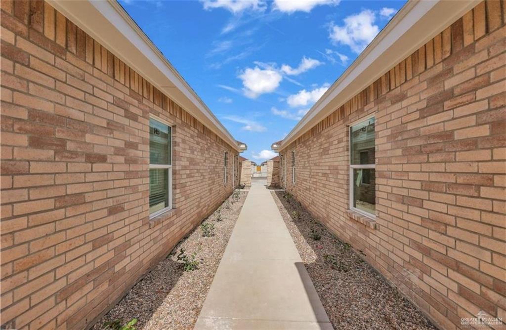Foto principal - 905 W Mahala Ave
