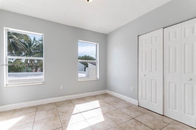 Foto del edificio - 1695 SW 11th St